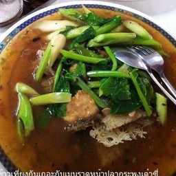 ราดหน้าเนื้อปลากะพง