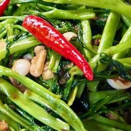 ผัดผักบุ้งไฟแดง