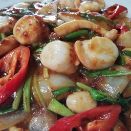 หอยเชลล์ผัดน้ำพริกเผา