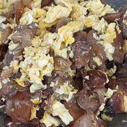 เห็ดหูหนูผัดไข่