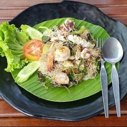 หมี่ผัดกระเฉดกุ้ง