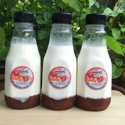 นมสดสตอเบอรี่