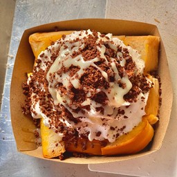 ปังปิ้งเนยและวิปครีมโอวัลตินเฟรคครั้นชี่