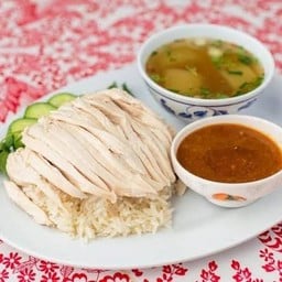 แม่ผอ ข้าวมันไก่ที่ดิน (ศาลากลาง)