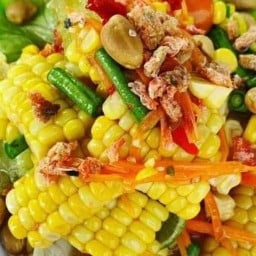 ส้มตำข้าวเหนียวไก่ย่างหลังวัดหัวขัว