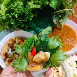 แหนมเนืองเมืองโอ่ง