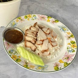 ร้านเจ๊เอม (ปากแดงเจ้าเก่า)