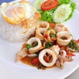 อาหารตามสั่ง  by ป้าบุญต้นมะยม  /  เครื่องดื่ม by เจ้านาย .