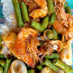 ผัดพริกแกง