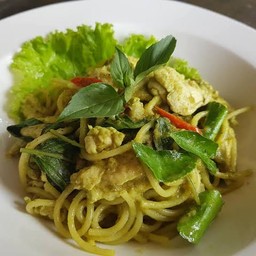 สปากตตีเขียวหวานไก่