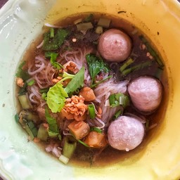 เจ๊แมว บ้านก๋วยเตี๋ยว