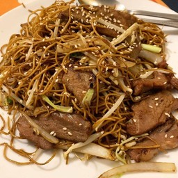 บะหมี่ฮ่องกงผัดซ๊อสx.oเนื้อ