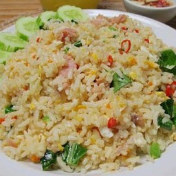 ข้าวผัด แหนมหมู จานใหญ่
