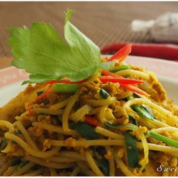 สปากตตีผัดผงกะหรี่ทะเล