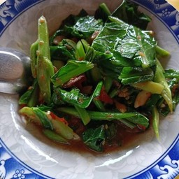 คะน้าปลาเค็ม