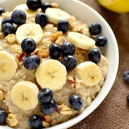 ข้าวโอ๊ตกล้วยหอมบูลเบอร์รี่