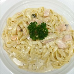 116 Fettucine Panna Salmone E Vodka