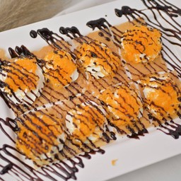 โรตีทิชชู่ + วิปครีม + ฝอยทอง + ช็อกโกแลต