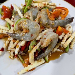 ตำยอดมะพร้าวกุ้งสด