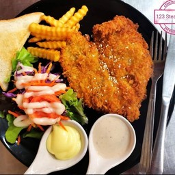 สเต็กไก่กรอบ ซอสมะนาว