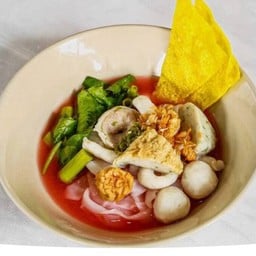 เย็นตาโฟเครื่องปลาเสวย