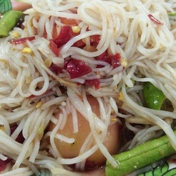 ตำขนมจีน