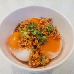เฮียหมี ก๋วยเตี๋ยวต้มยำไข่พระอาทิตย์ ตลาดอยู่สะอาด ศรีนครินทร์53