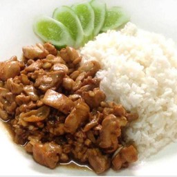 ข้าวไก่กระเทียมพริกไทย