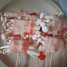 เห็ดชิเมจิพันเบคอน