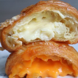 ไส้ไข่เค็มลาวา และไส้นมฮอกไกโด