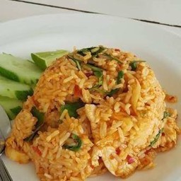 ข้าวผัดต้มยำไก่