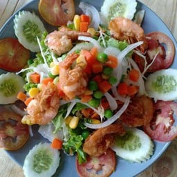 สลัด กุ้งทอด
