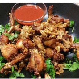 นายเอกขาหมูโอวัลติน