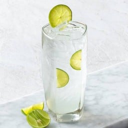 น้ำมะนาวคั้นสด