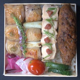 Touka Yakitori Box