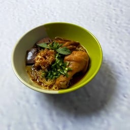 ก๋วยเตี๋ยวน่องไก่