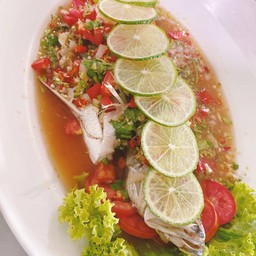 ปลากะพงนึ่งมะนาว