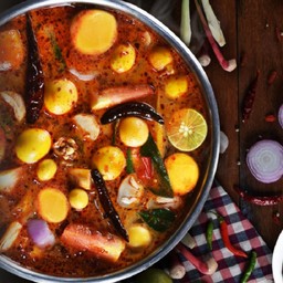 ต้มยำพวงไข่