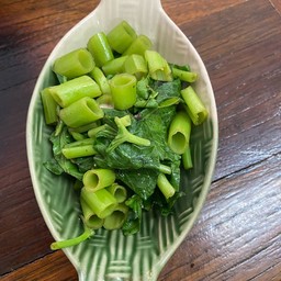 ผักบุ้งลวก