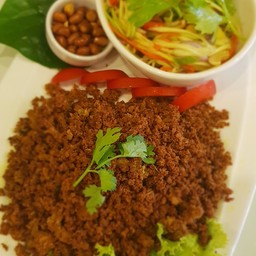 ยำปลาเค็มฟู