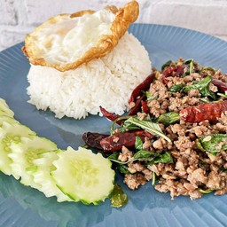 ข้าวกระเพราเนื้อ+ไข่ดาว