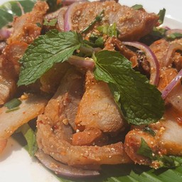 น้ำตกหมู