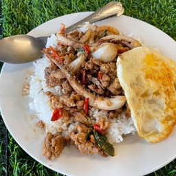 กะเพราปลาหมึก