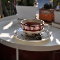 HOT PEACH TEA (ชาพีชร้อน)