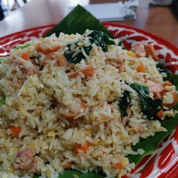 ข้าวผัดใส้กรอก