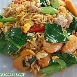 มาม่าผัดไก่