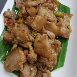 หมูสามชั้นผัดพริกเกลือ