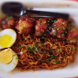 Set B. มาม่าเผ็ดซอสเกาหลีธรรมดา + หัวไชเท้าดอง