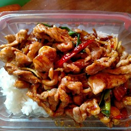หมูนุ่มผัดพริกเผาราดข้าว