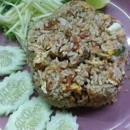 ข้าวผัดน้ำพริกกุ้งเสียบ